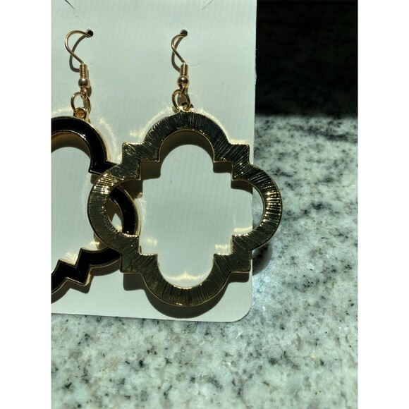 Earrings Quatrefoil Stylish Black & Gold Tone Dangle Designer Look Trendy Chic - Picture 3 of 7